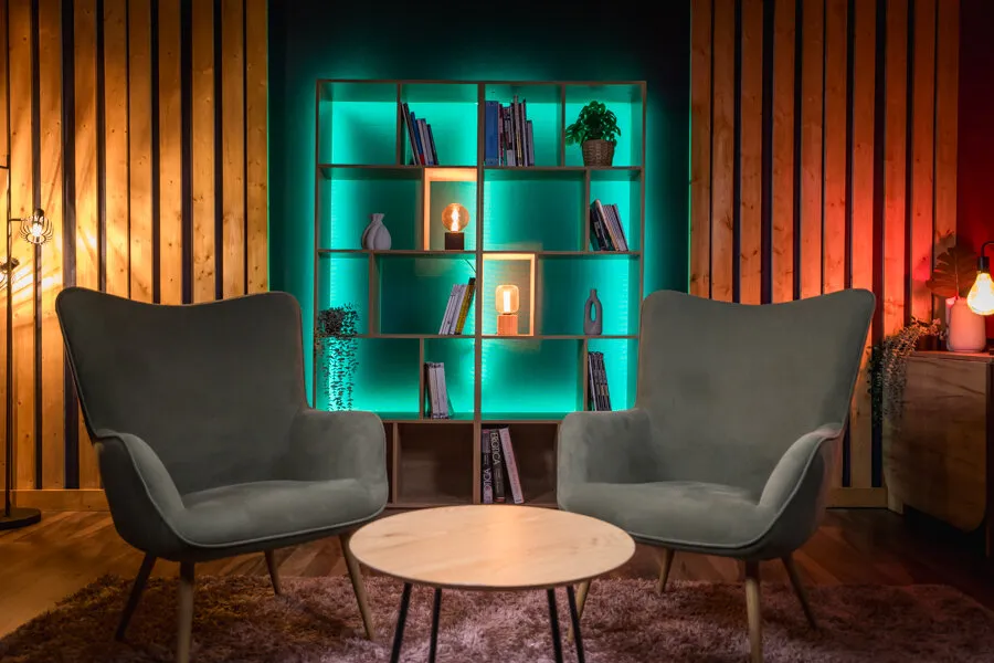 Lounge γωνιά με πολυθρόνες για χαλαρές συζητήσεις